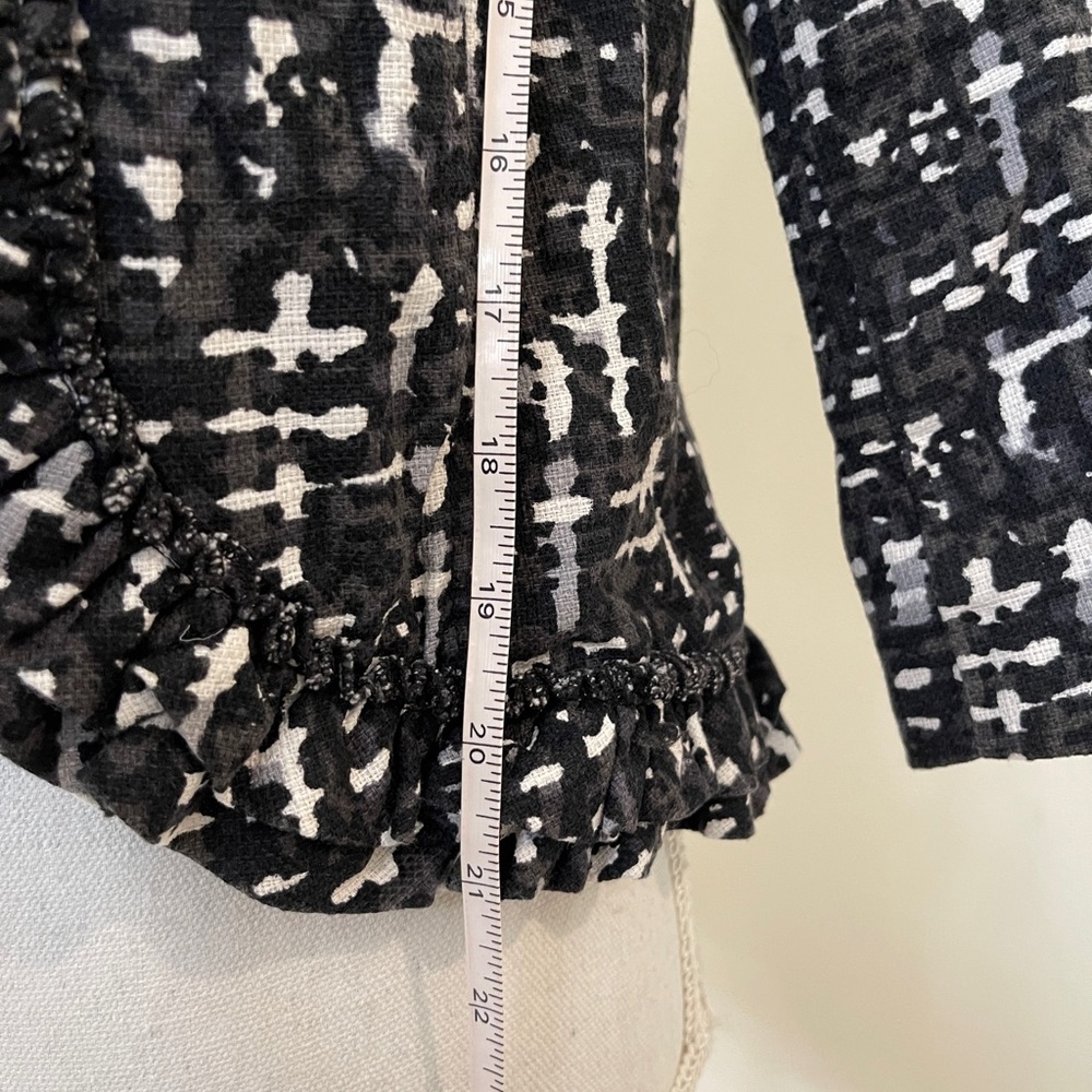 Beautiful Jacket with Ruffled Edges - Picture 13 of 13